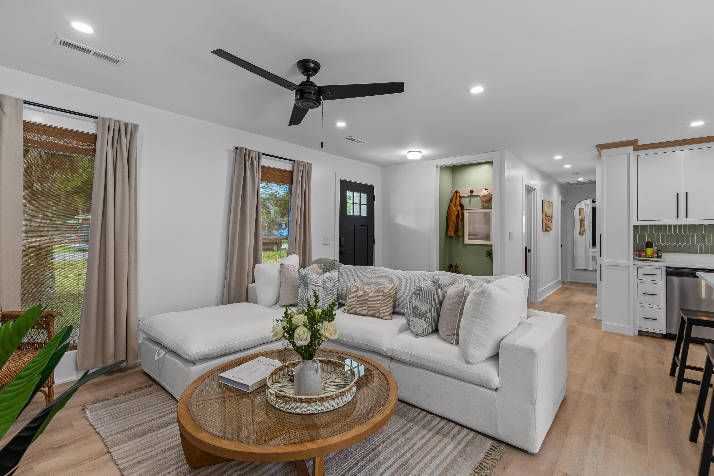 2723 Crestline Drive