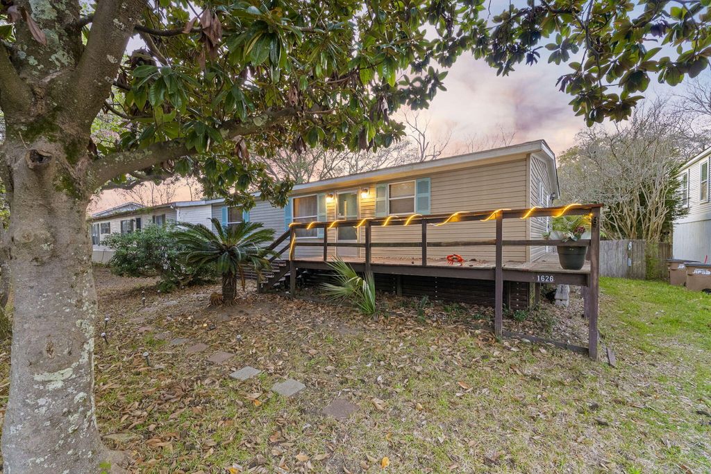 Photo of 1626 Wigeon Lane, Charleston, SC 29412 (MLS # 26007938)