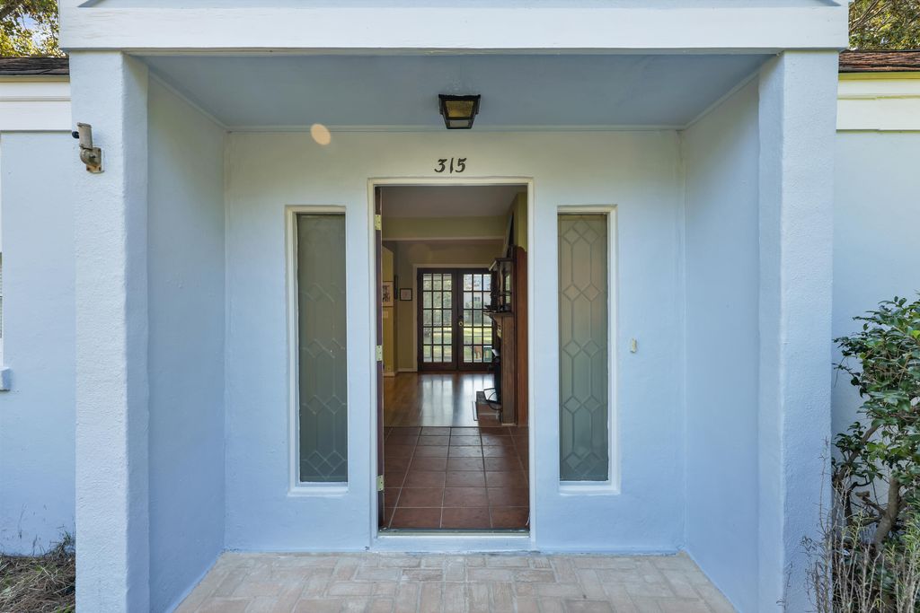 Photo of 315 Hollywood Drive, Charleston, SC 29407 (MLS # 25028230)