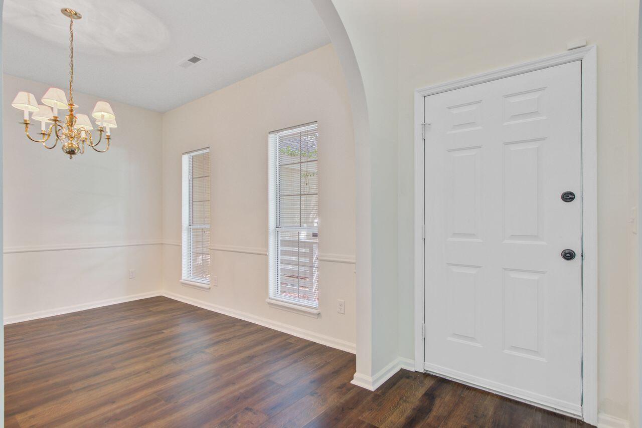 1253 Horseshoe Bend