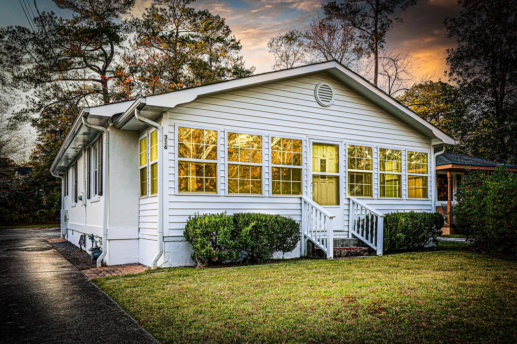 Photo of 316 Simmons Avenue, Summerville, SC 29483 (MLS # 25031493)