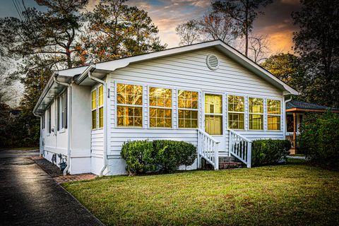 Photo of 316 Simmons Avenue, Summerville, SC 29483 (MLS # 25031493)