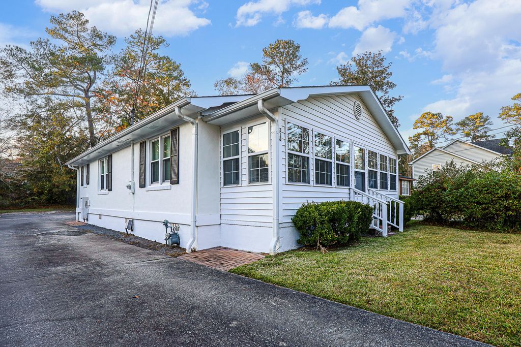 Photo of 316 Simmons Avenue, Summerville, SC 29483 (MLS # 25031493)