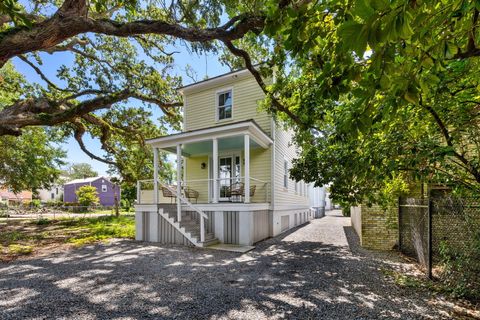 Photo of 162 Spring Street #A, B, C, D, E, Charleston, SC 29403 (MLS # 26014816)