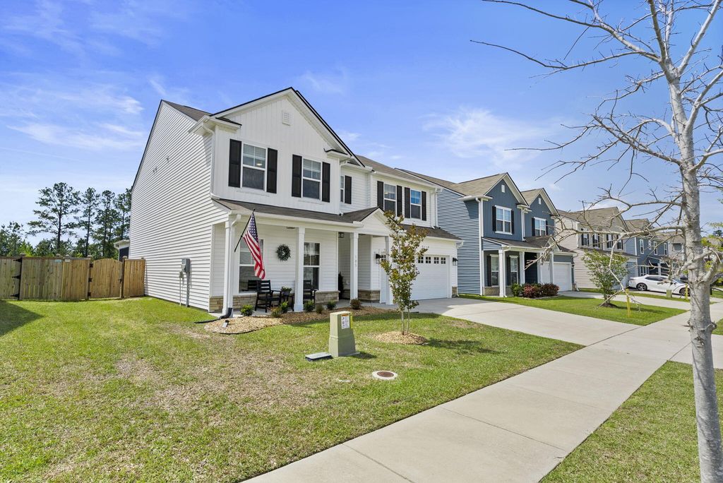 Photo of 185 Hayworth Road, Summerville, SC 29486 (MLS # 26010667)