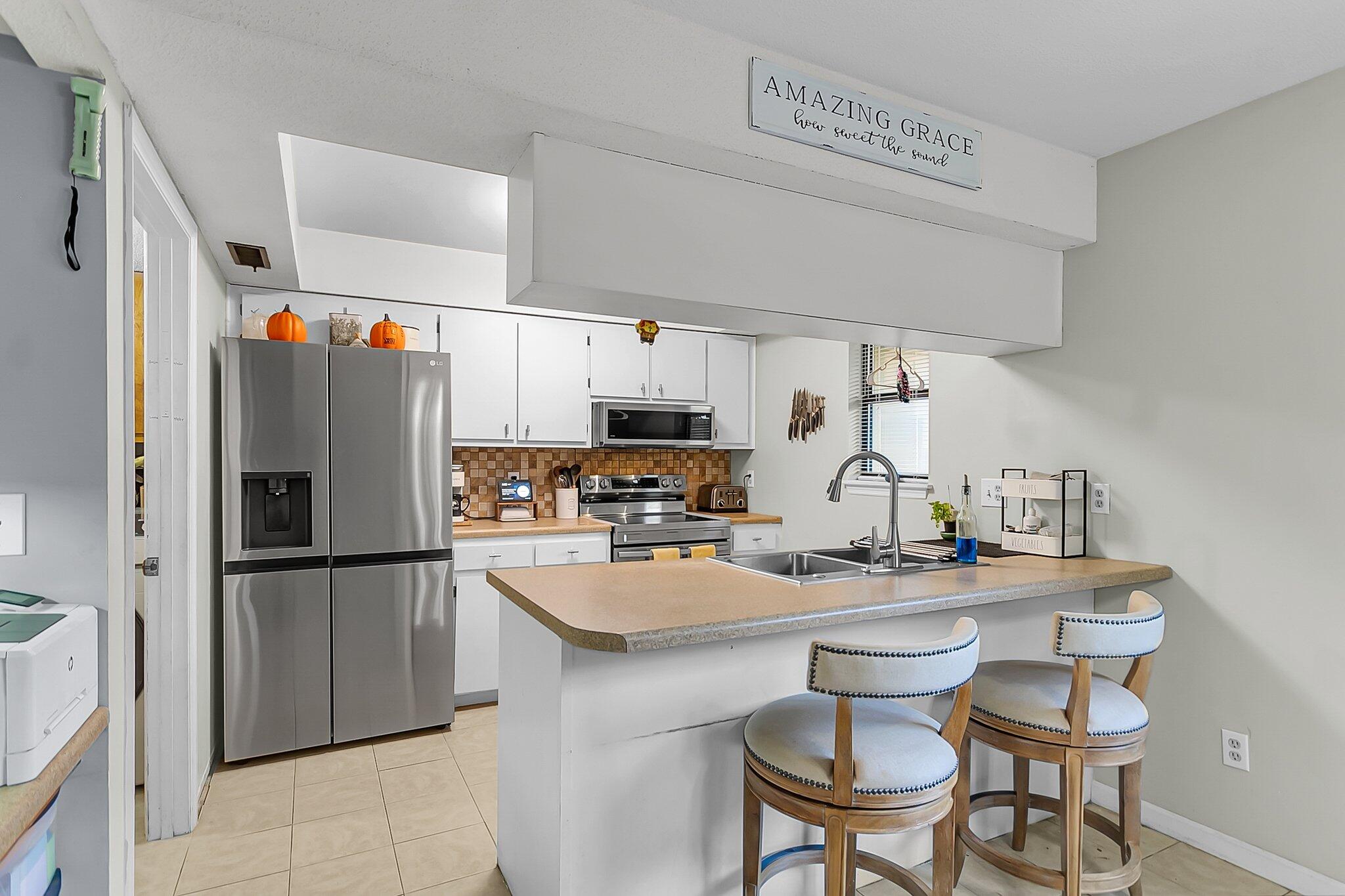 565 Travelers Boulevard