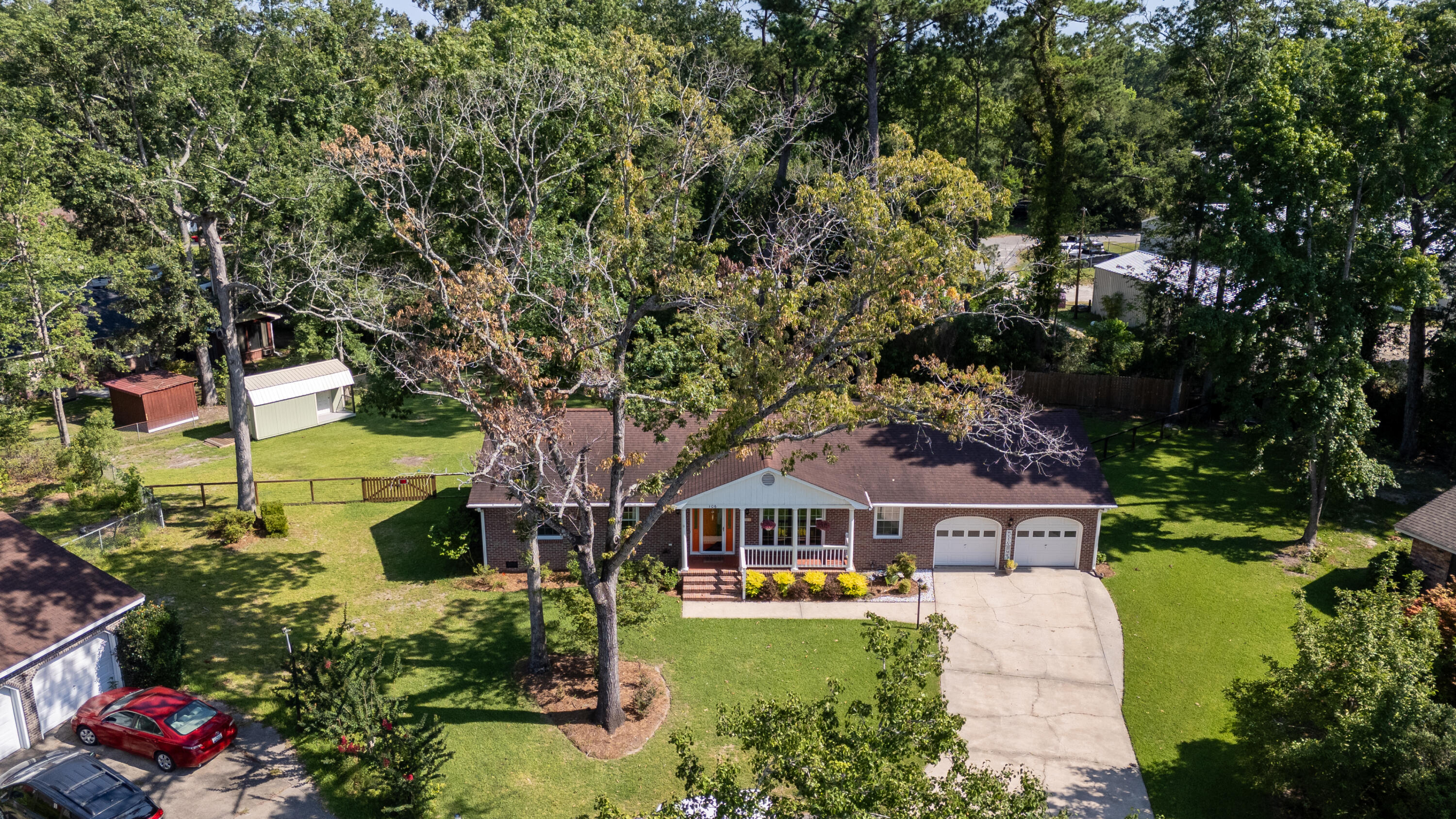 106 Labrador Court