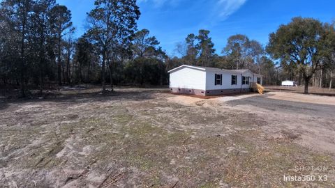 A home in Eutawville