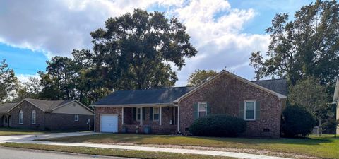 A home in North Charleston