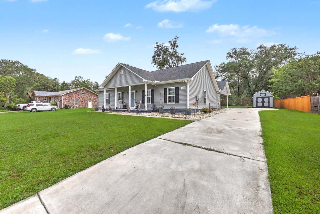 Photo of 1331 Dennis Boulevard, Moncks Corner, SC 29461 (MLS # 26020296)