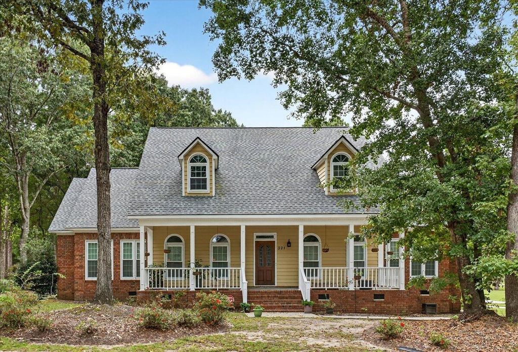 Photo of 301 Upshur Court, Summerville, SC 29485 (MLS # 25026703)
