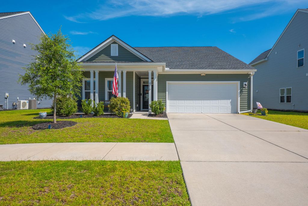 Photo of 426 Carrara Drive, Summerville, SC 29486 (MLS # 26012027)