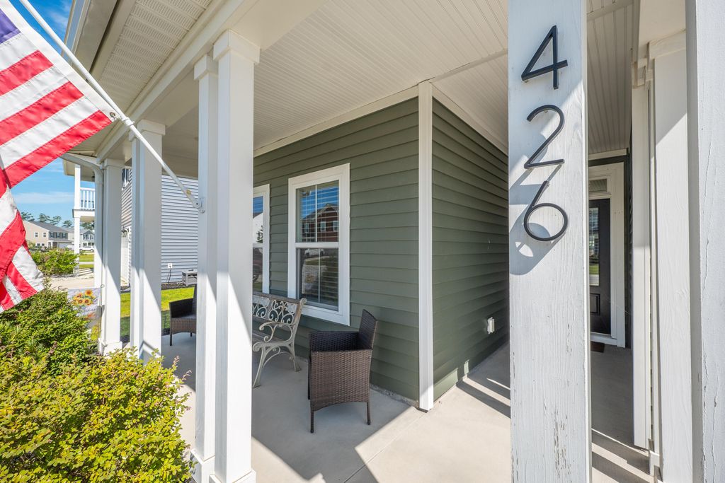 Photo of 426 Carrara Drive, Summerville, SC 29486 (MLS # 26012027)