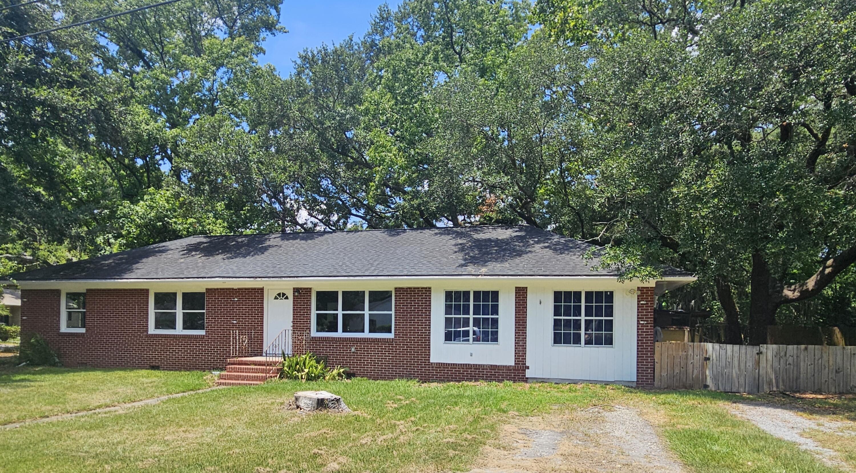 2446 Cherokee Hall Lane