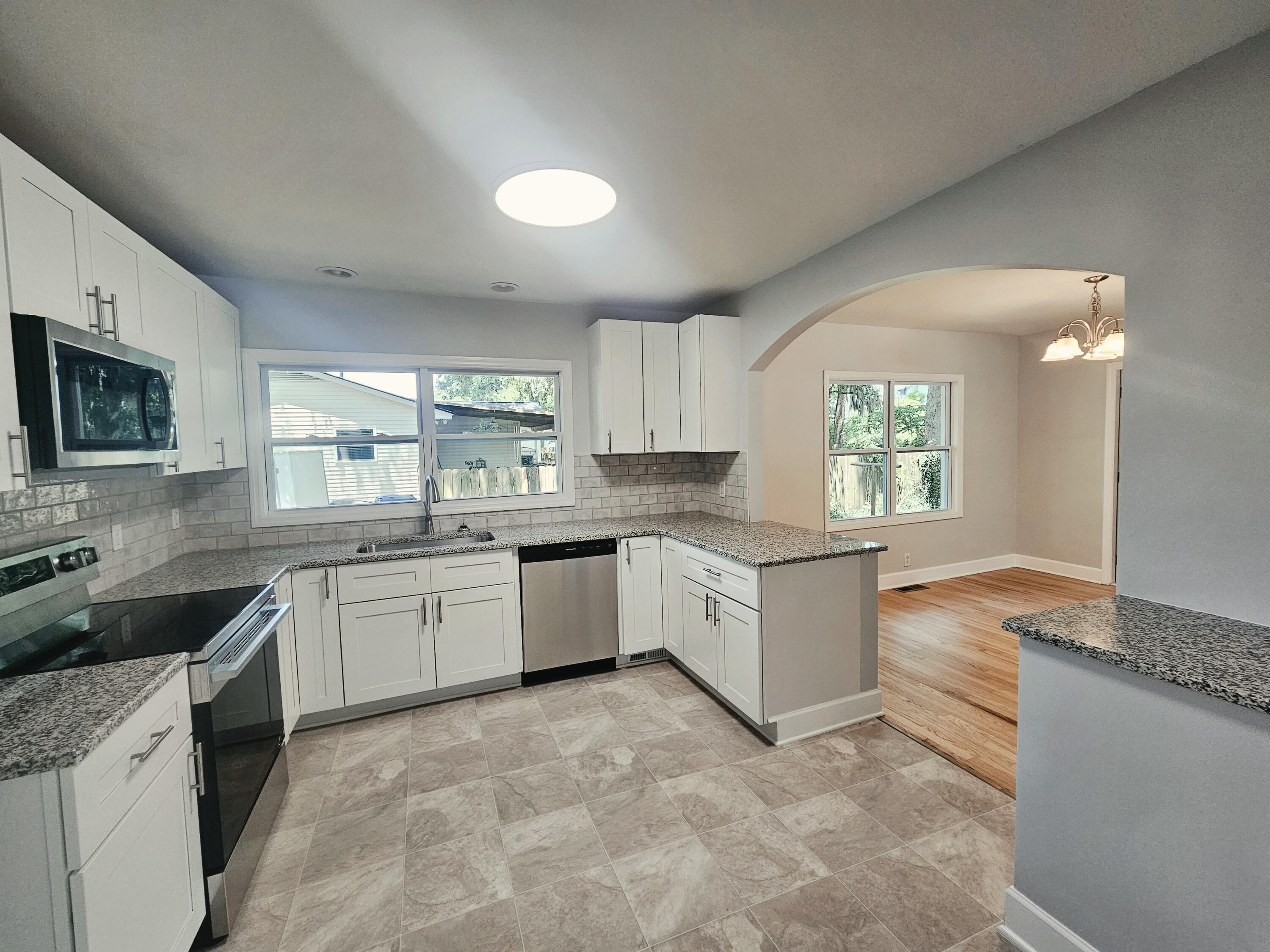 2446 Cherokee Hall Lane