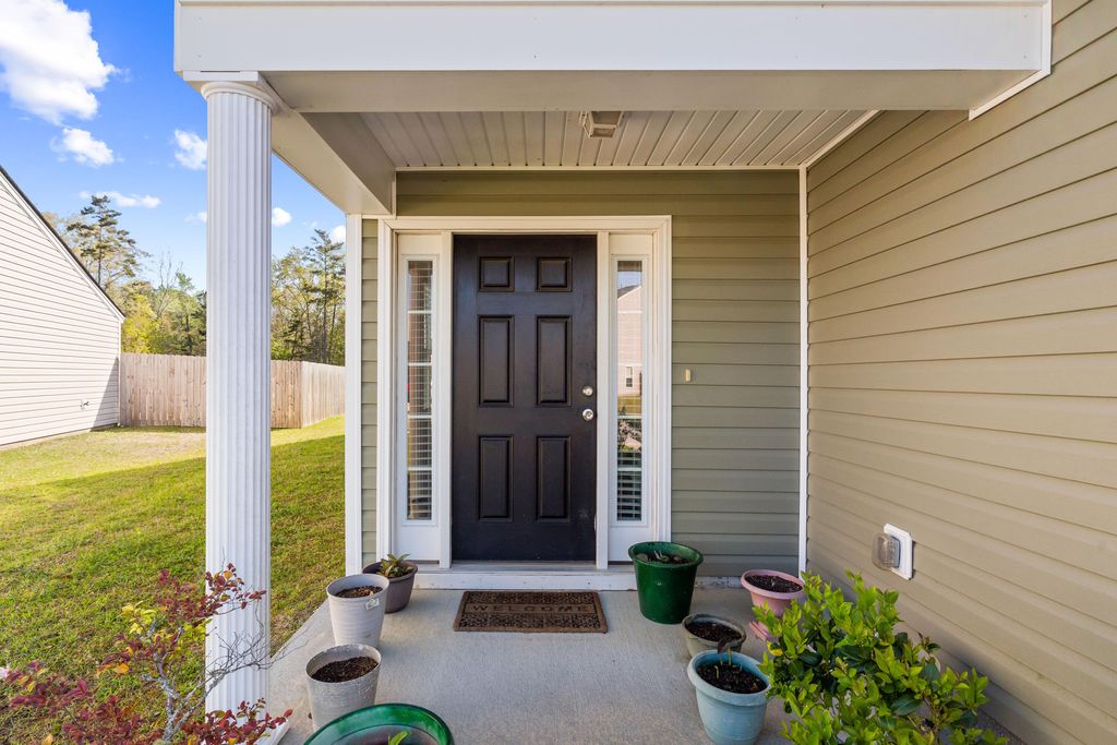 Photo of 184 Brittondale Road, Summerville, SC 29485 (MLS # 26009323)