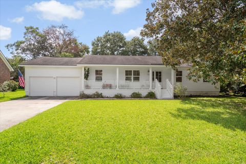 Photo of 763 Gypsy Lane, Mount Pleasant, SC 29464 (MLS # 25024138) Photo of 763 Gypsy Lane, Mount Pleasant, SC 29464 (MLS # 25024138)