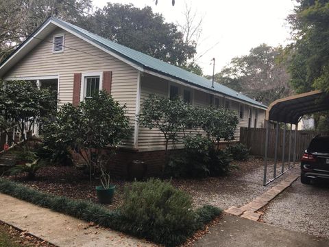 Single Family Residence in Charleston SC 1711 River Front Drive.jpg