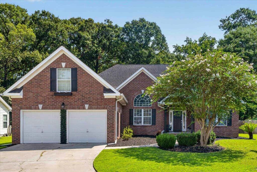 Photo of 156 Willowbend Lane, Summerville, SC 29485 (MLS # 26023252)