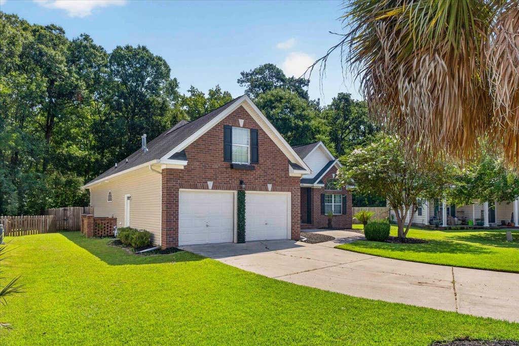 Photo of 156 Willowbend Lane, Summerville, SC 29485 (MLS # 26023252)