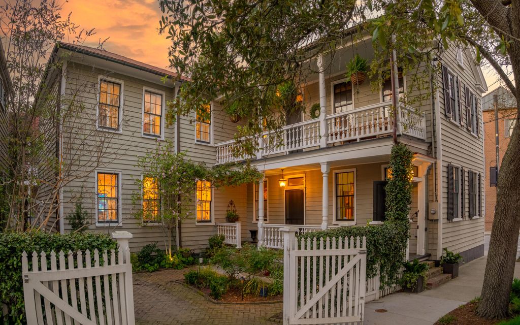 Photo of 28 Warren Street, Charleston, SC 29403 (MLS # 26007878)