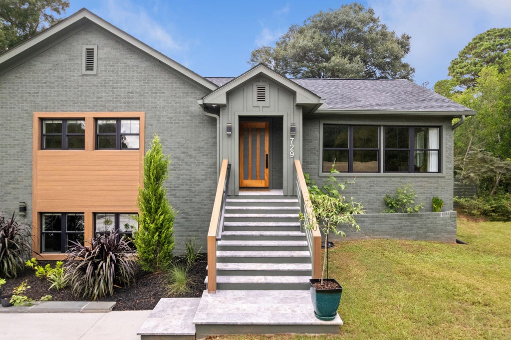 Photo of 729 Fort Sumter Drive, Charleston, SC 29412 (MLS # 26025544)