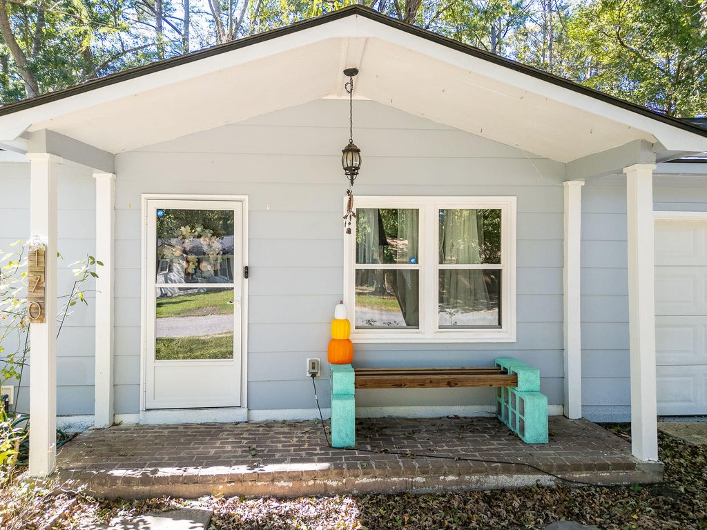 Photo of 170 Braly Drive, Summerville, SC 29485 (MLS # 26028995)