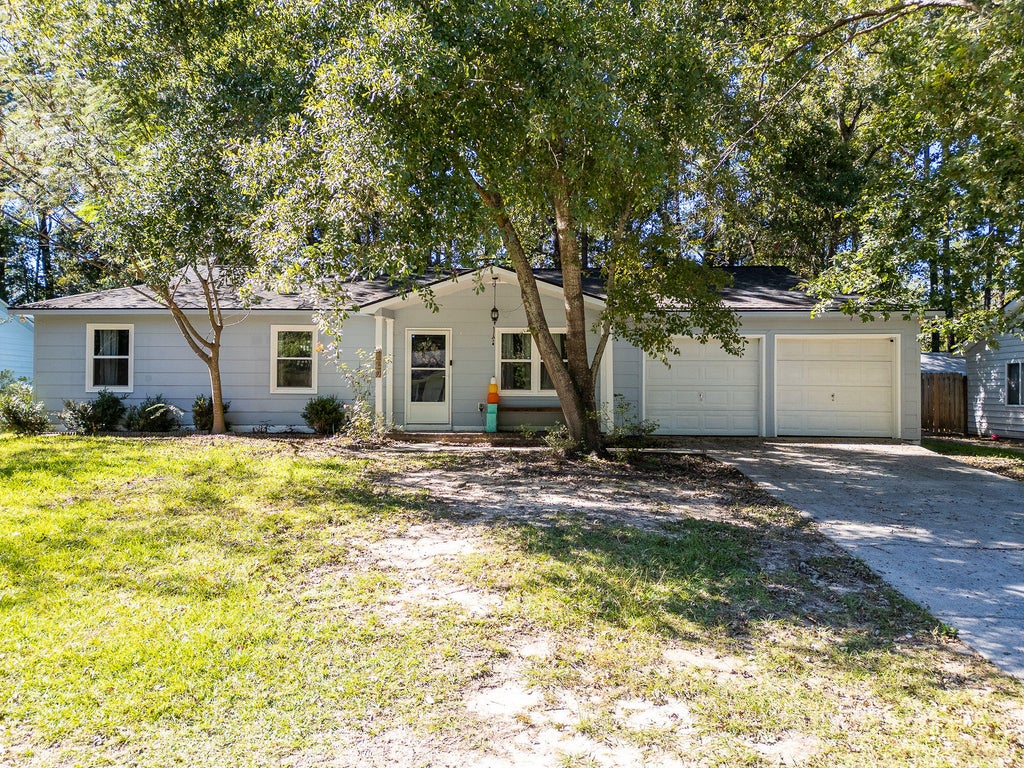 Photo of 170 Braly Drive, Summerville, SC 29485 (MLS # 26028995)