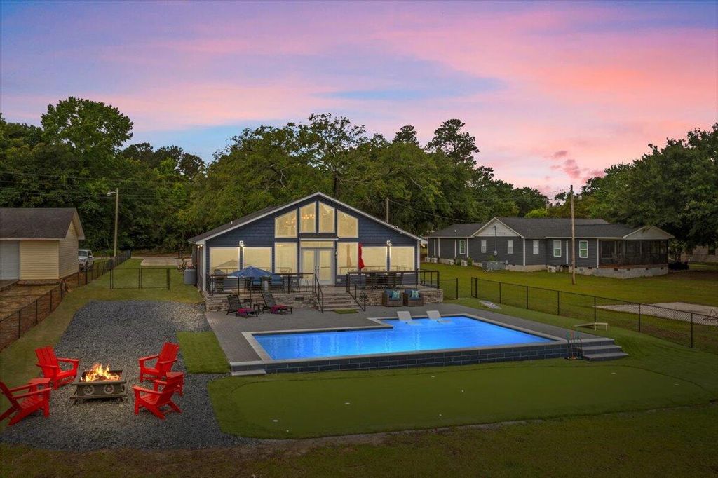 Photo of 1317 Lakeview Drive, Manning, SC 29102 (MLS # 26006059)