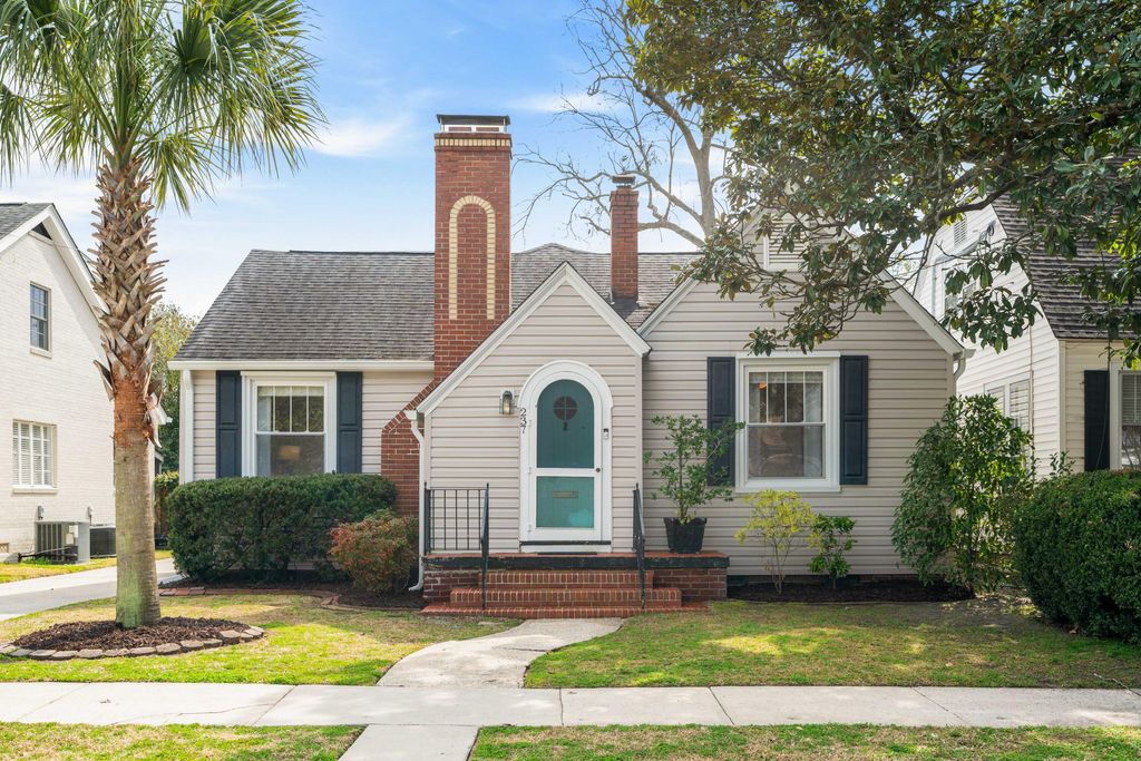 Photo of 237 Gordon Street, Charleston, SC 29403 (MLS # 26005595)