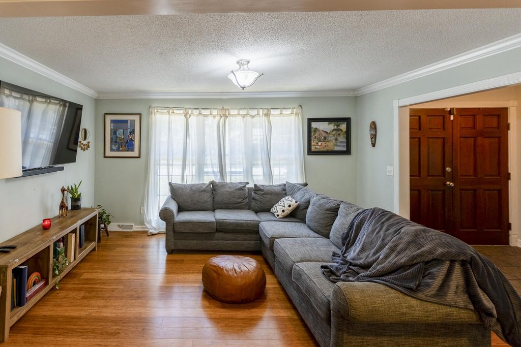 Photo of 207 Foxcroft Lane, Summerville, SC 29485 (MLS # 26014050)