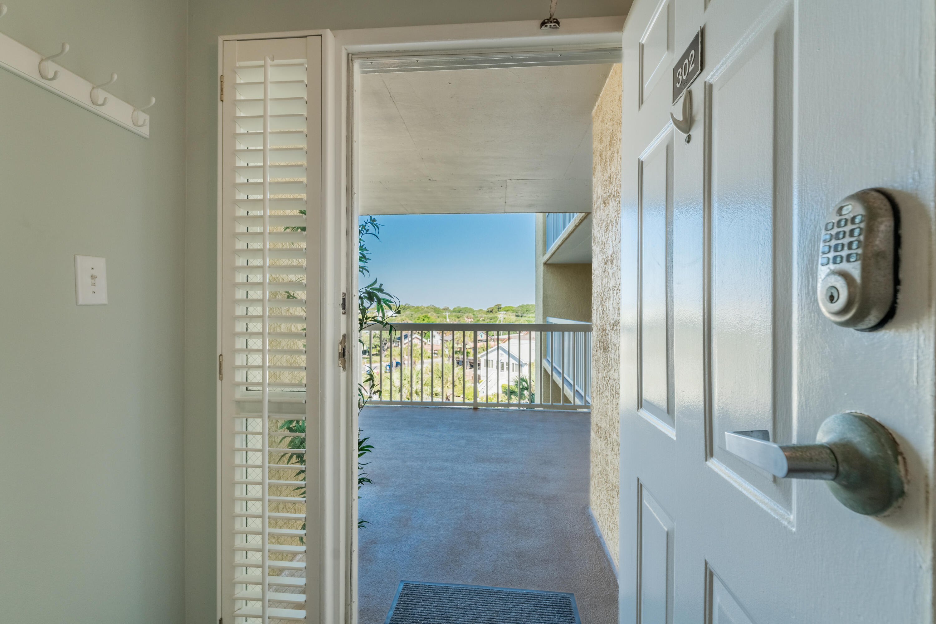201 W Arctic Avenue Apt 302