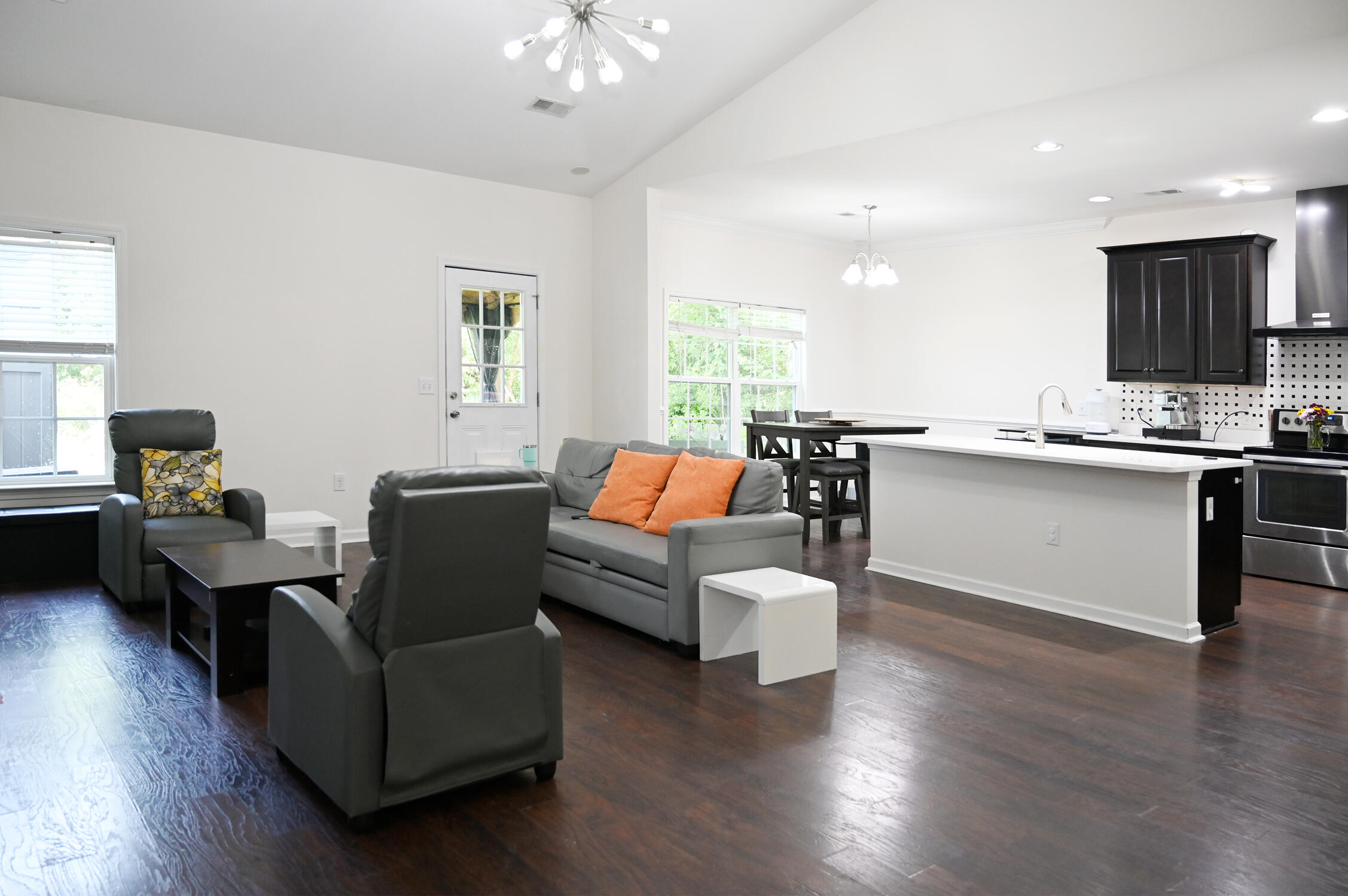 8127 Saveur Lane