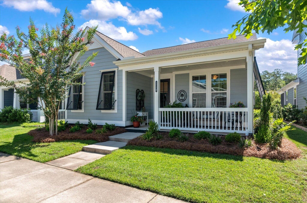 Photo of 118 Starling Street, Summerville, SC 29483 (MLS # 26018366)