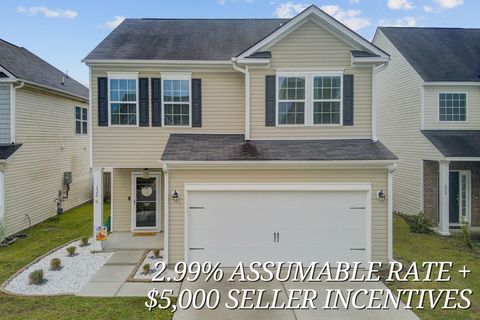 Photo of 620 Redbud Lane, Summerville, SC 29486 (MLS # 25027407)