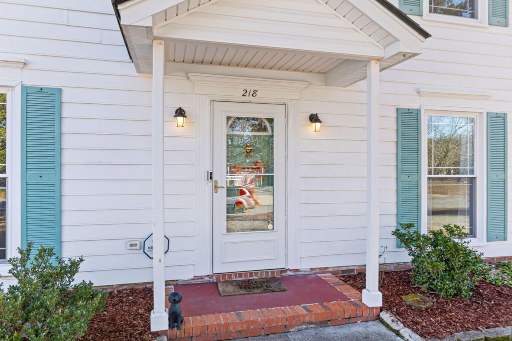 Photo of 218 Hamlet Road, Summerville, SC 29485 (MLS # 26003256)