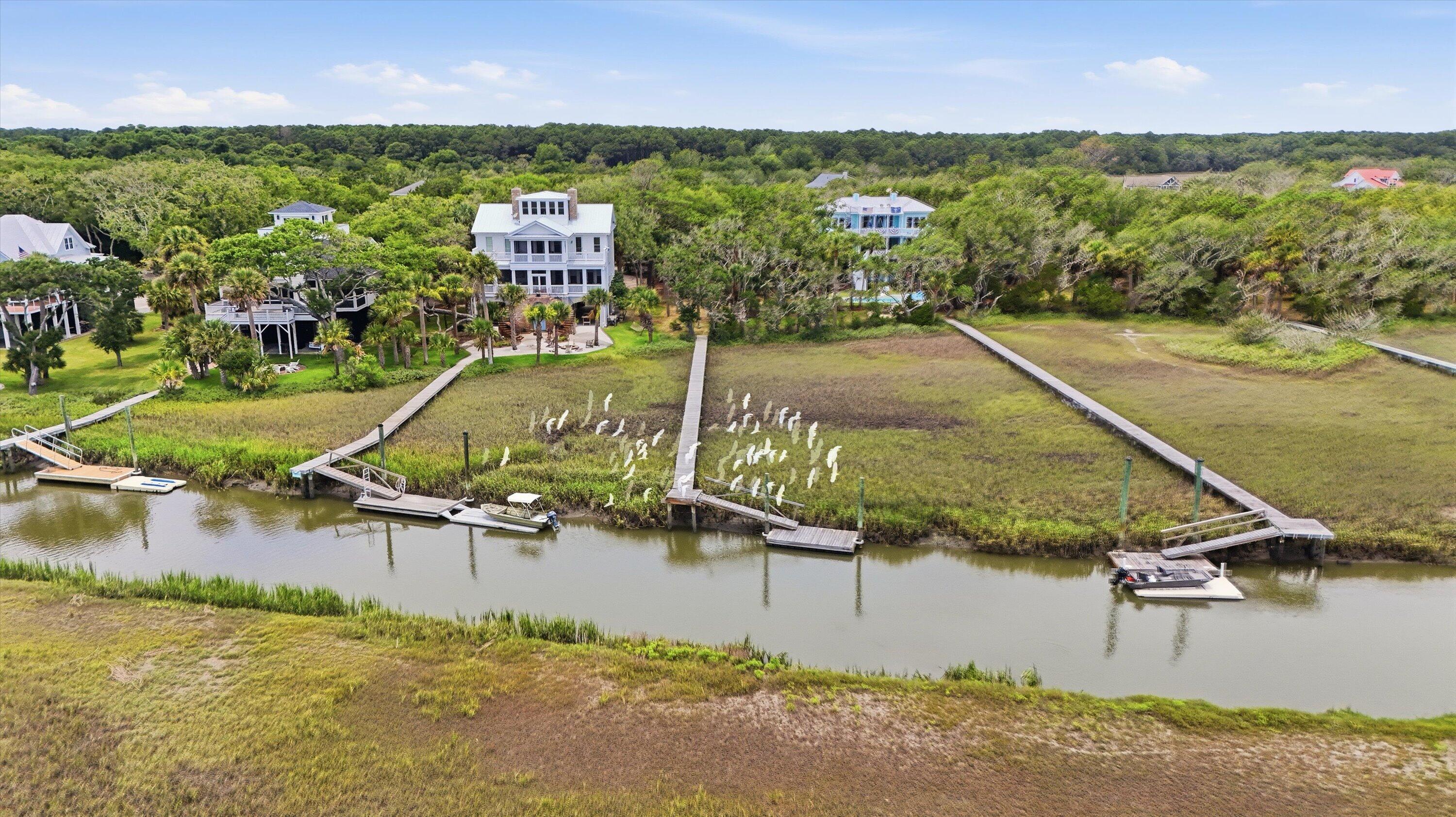 14 Hammocks Way