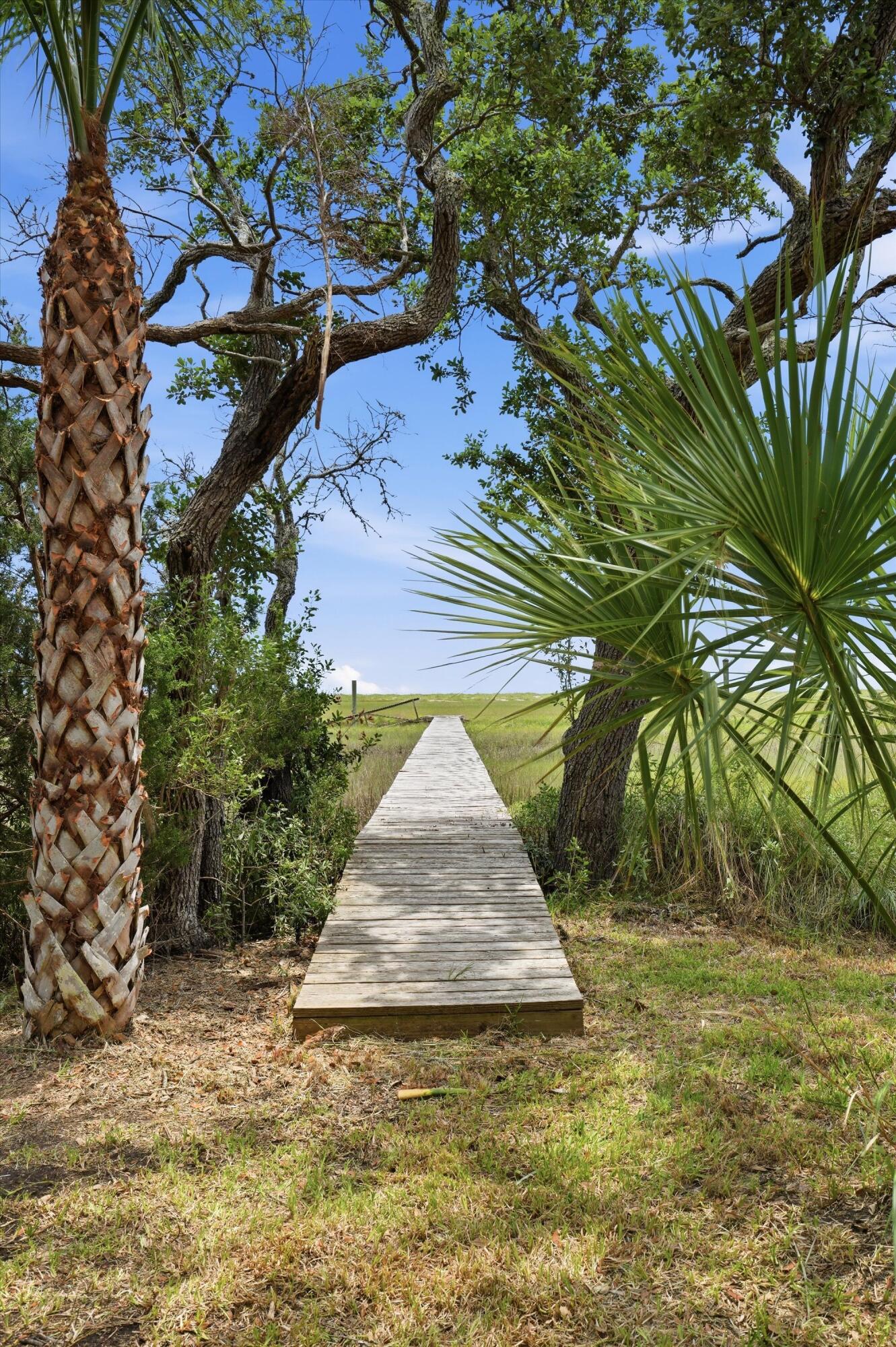14 Hammocks Way