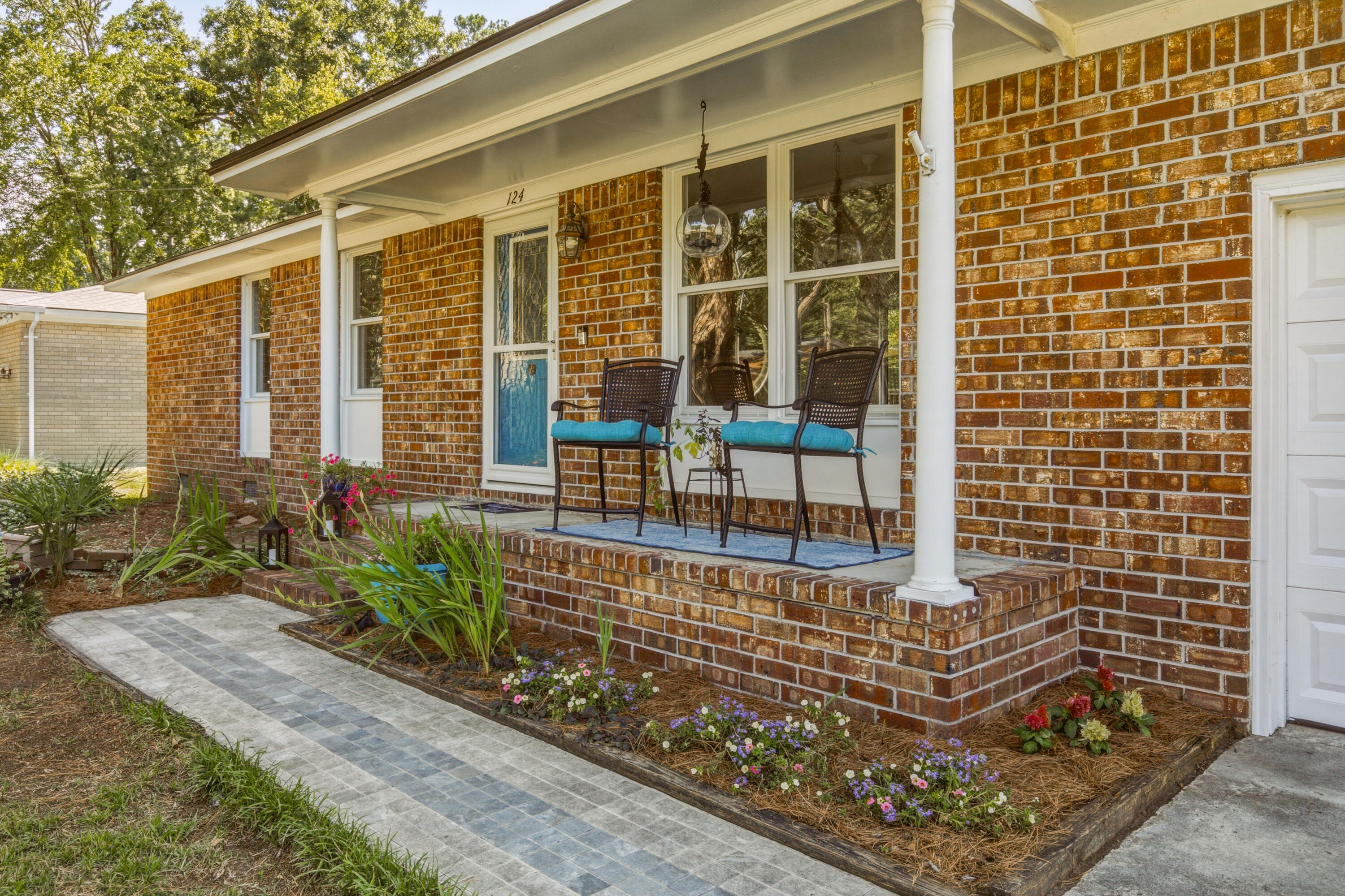 124 White Boulevard