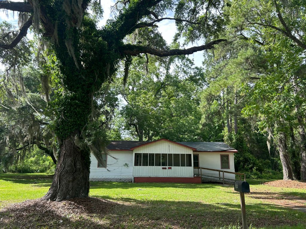 Photo of 648 Society Road, McClellanville, SC 29458 (MLS # 26015372)