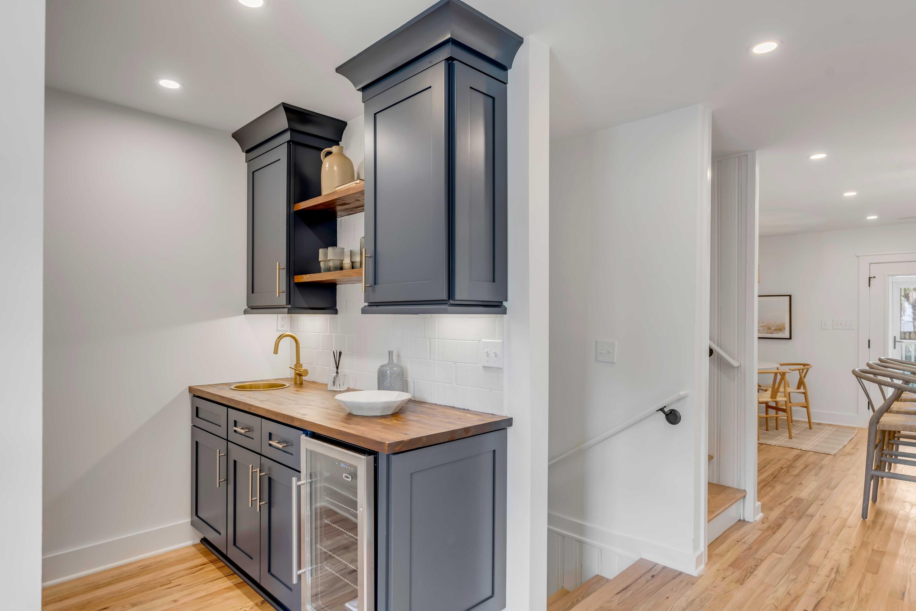 3002 Cameron Boulevard