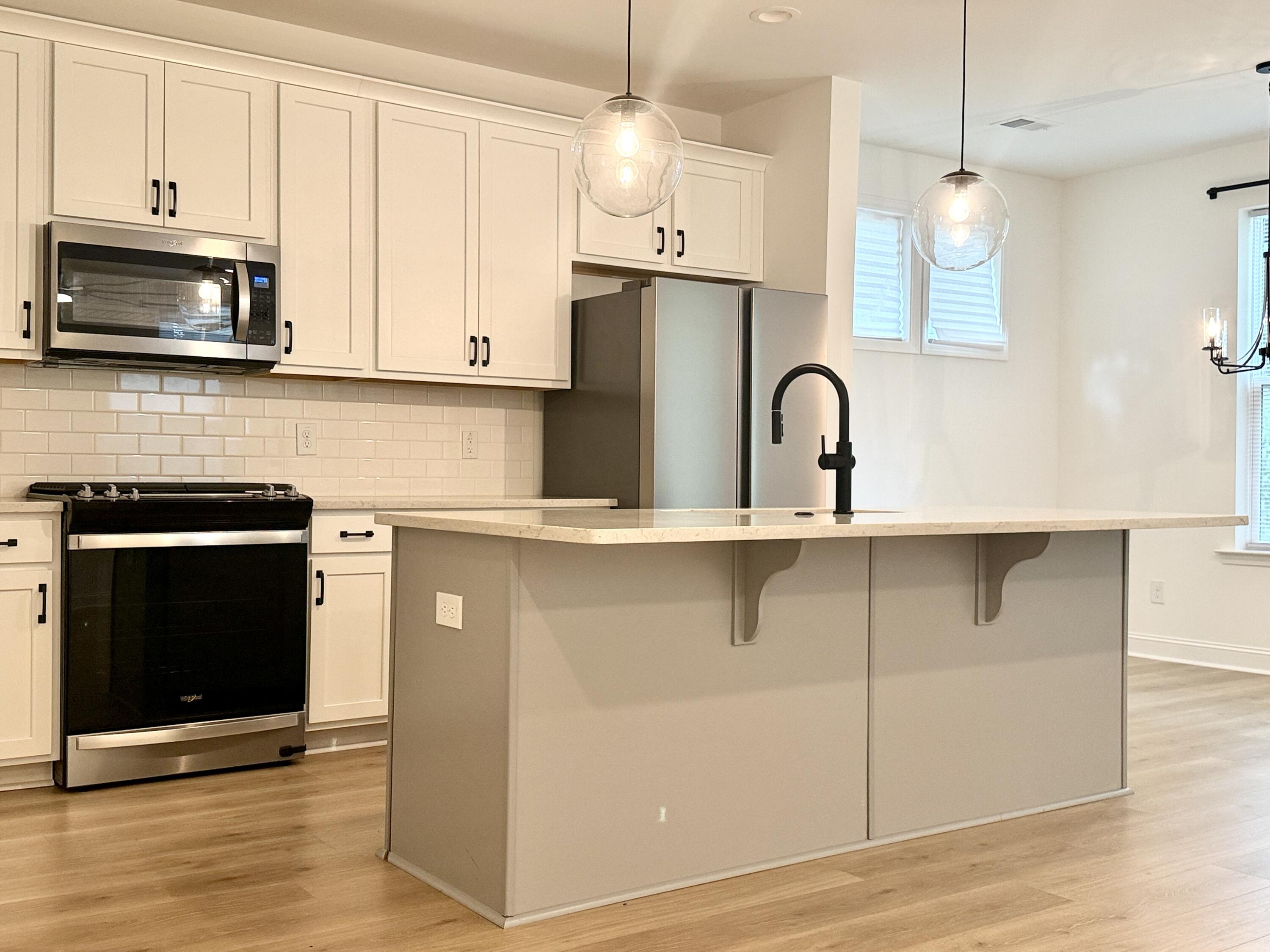 251 Claret Cup Way