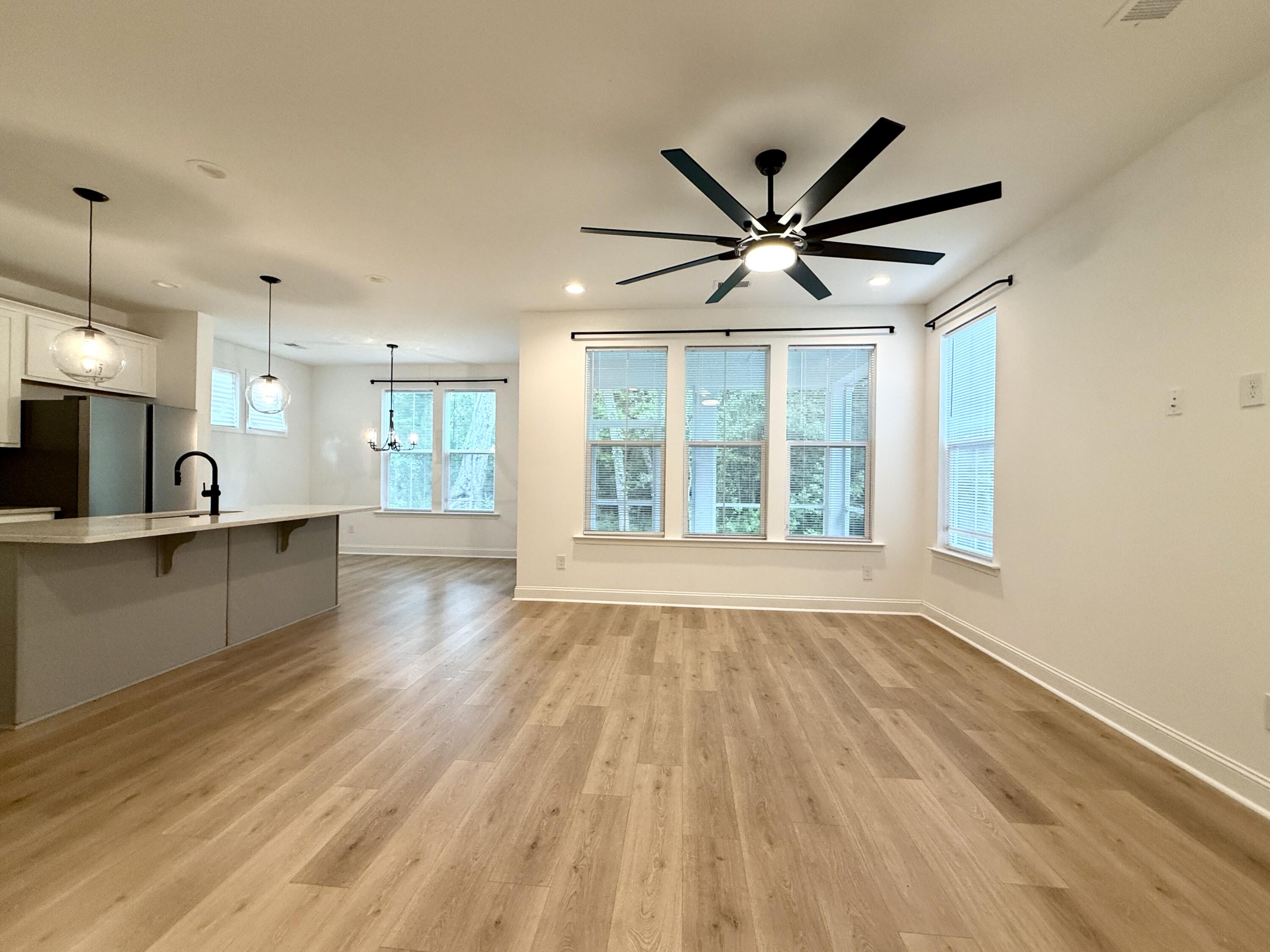251 Claret Cup Way