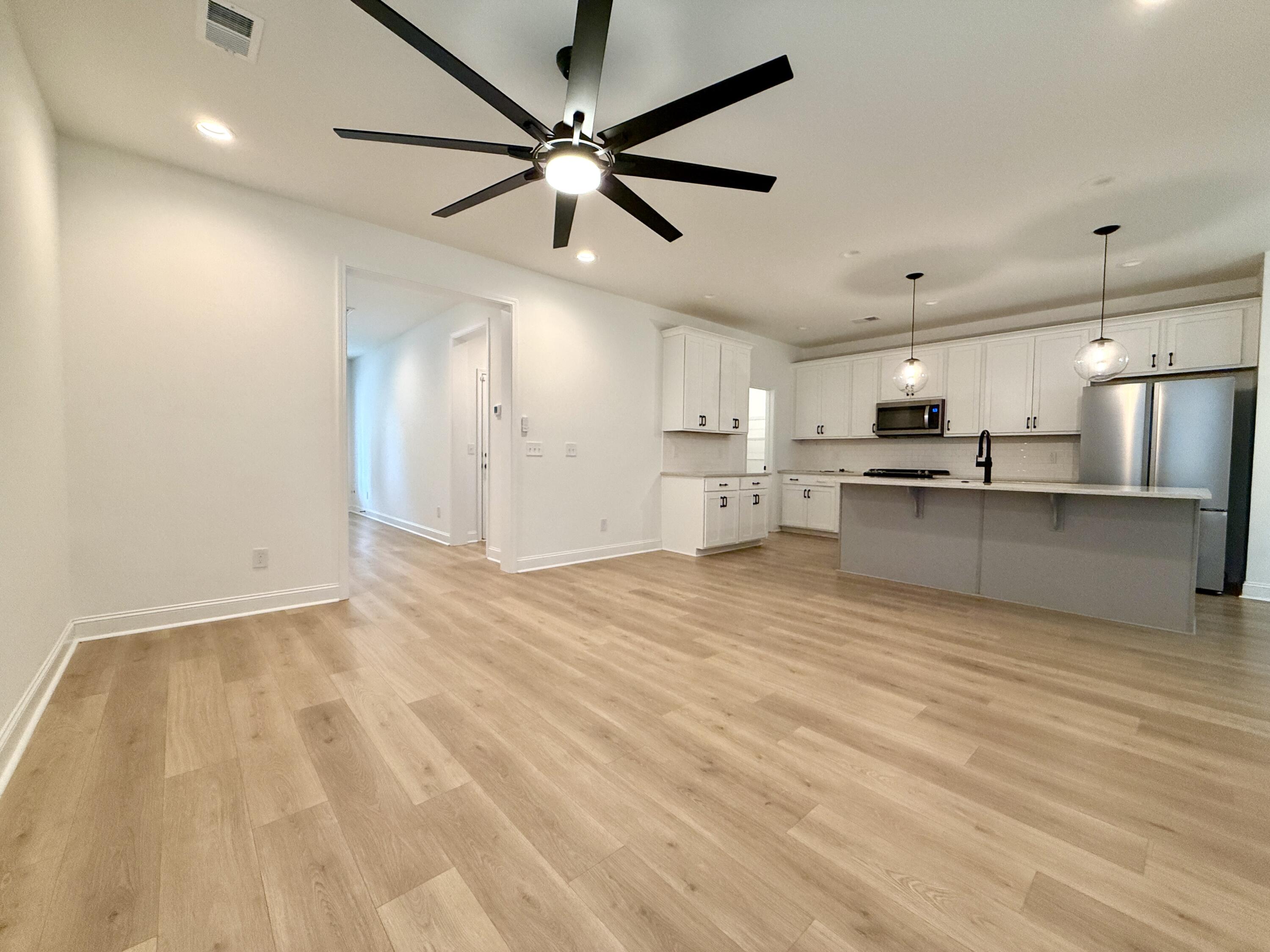251 Claret Cup Way
