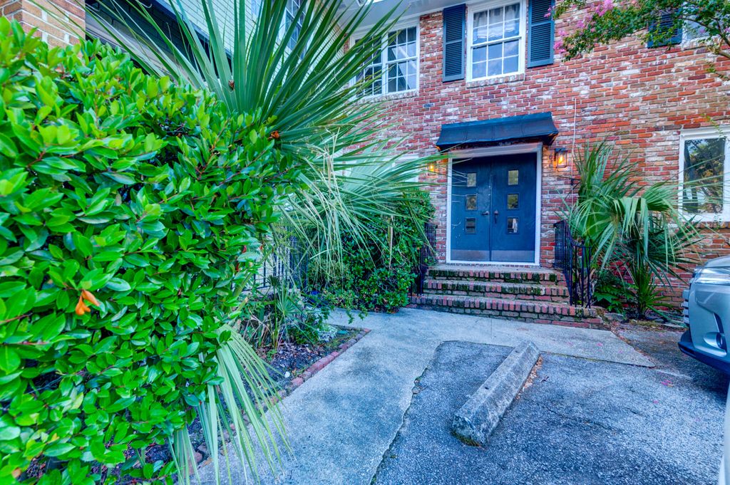 Photo of 7 Doughty Street #F, Charleston, SC 29403 (MLS # 26000722)