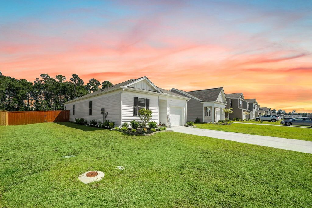 Photo of 133 Ivory Shadow Road, Summerville, SC 29486 (MLS # 25018582)