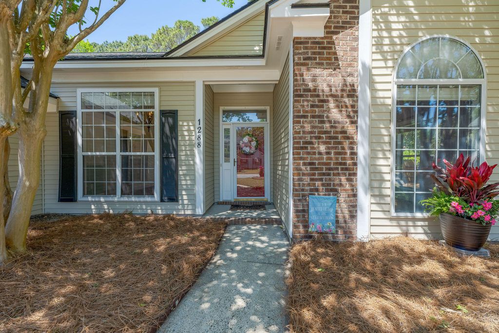 Photo of 1288 Horseshoe Bend, Mount Pleasant, SC 29464 (MLS # 26010329)