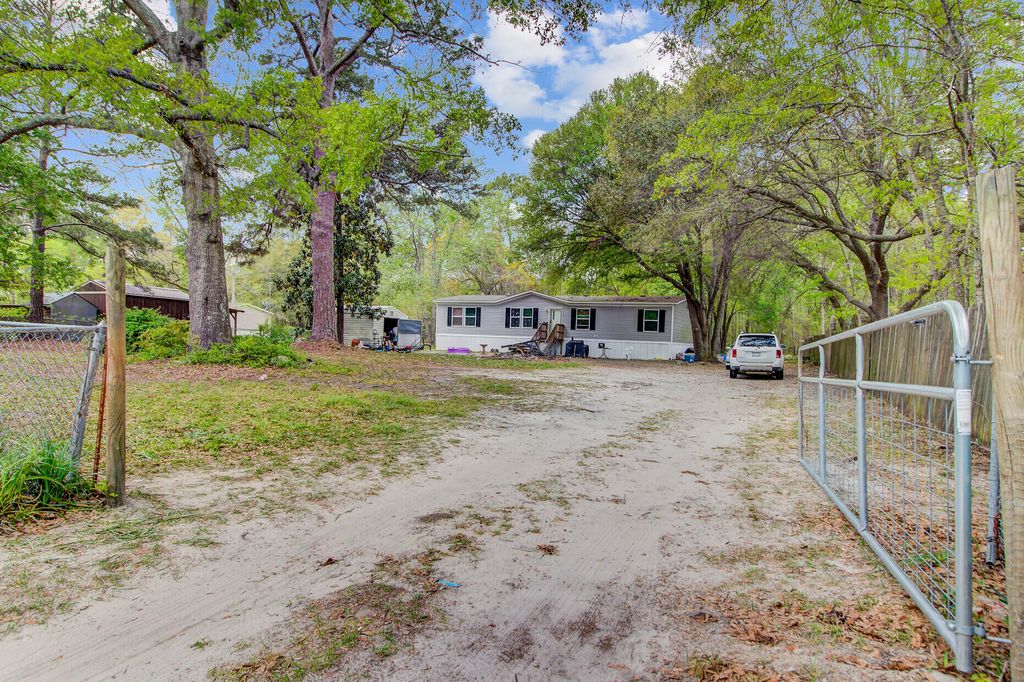 Photo of 2659 Sidneys Road, Walterboro, SC 29488 (MLS # 25025191)