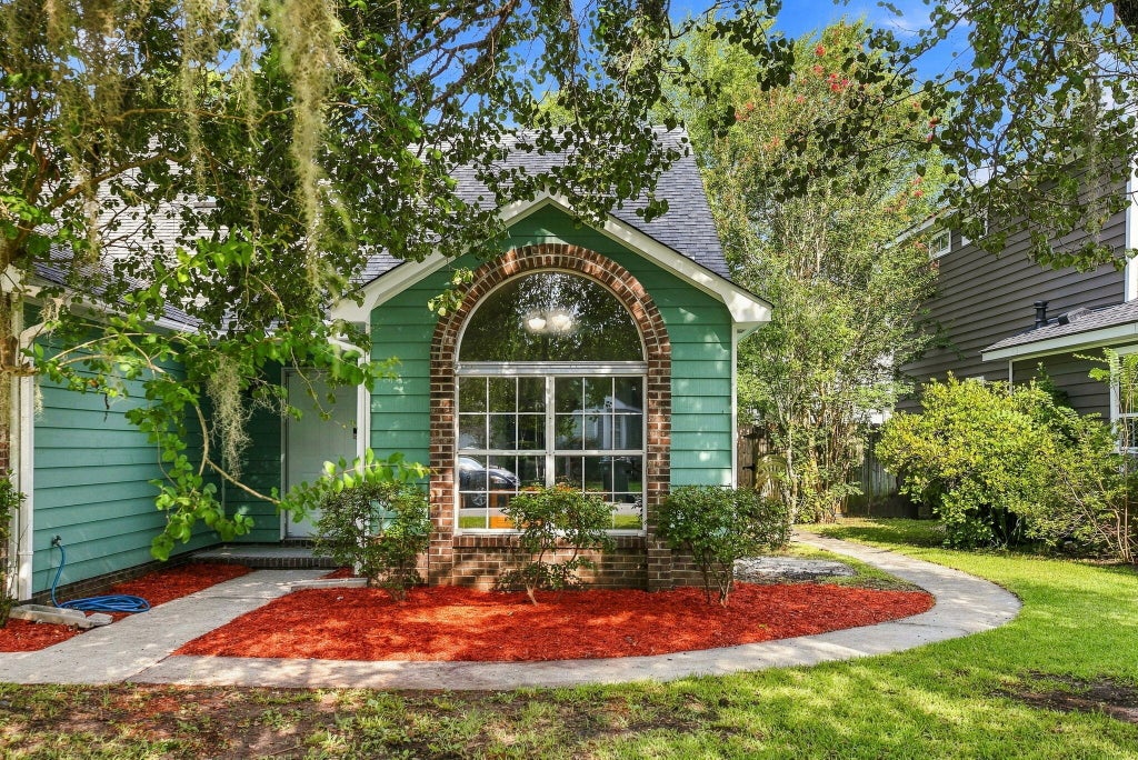 Photo of 10 Solomon Court, Charleston, SC 29414 (MLS # 26027403)