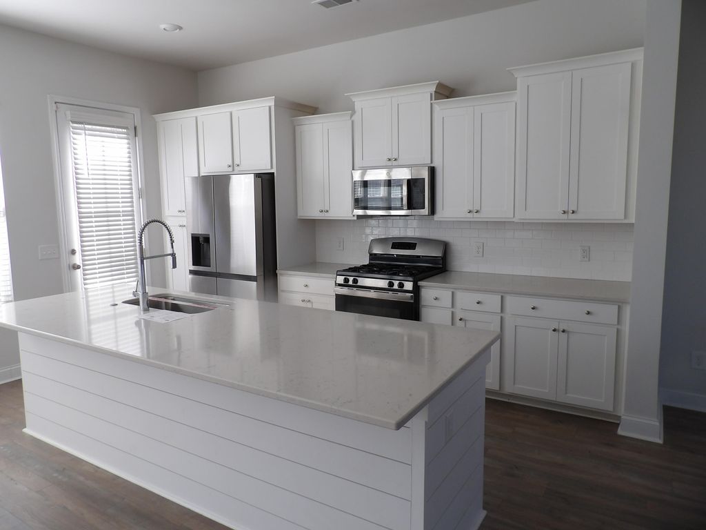 Photo of 113 W Respite Lane, Summerville, SC 29483 (MLS # 26004415)